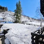 Hostdomus - Seguret Apartamento *